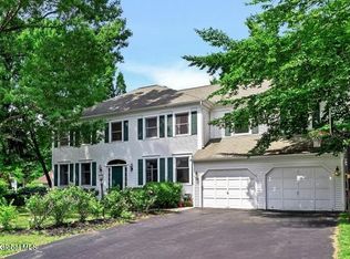 1006 Dibella Dr, Schenectady, NY 12303