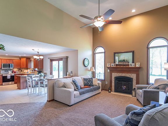 4th image of 9437 Gladstone Dr