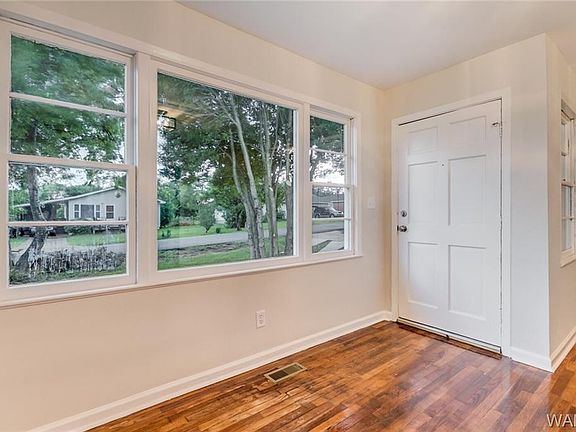 2nd image of 1213 14th Pl E