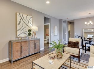 4276 Binney St, Omaha, NE 68111