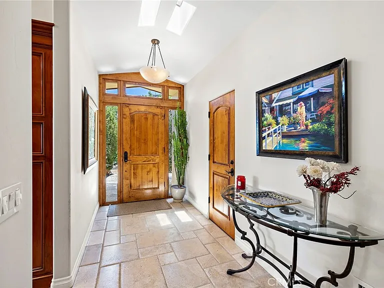 1106 Skyline Dr #1 — Photo 25