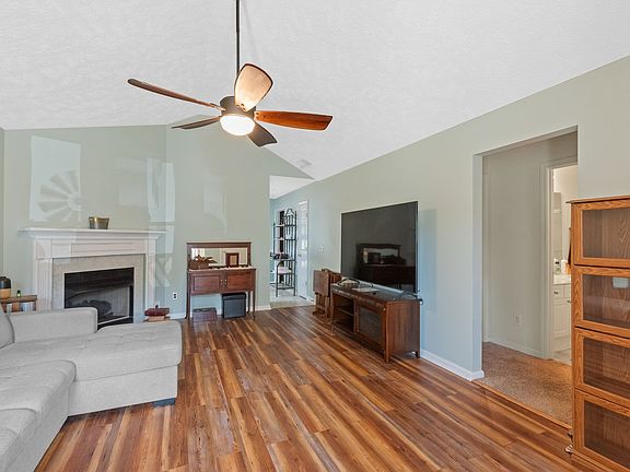 5th image of 1372 Harrington Dr