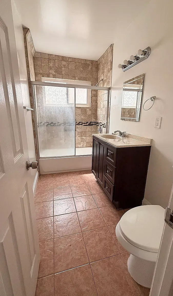 1 bed, 850 sqft, $2,000 — Photo 3