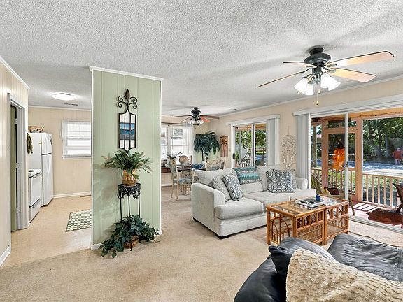 4th image of 1618 Hillside Dr. S