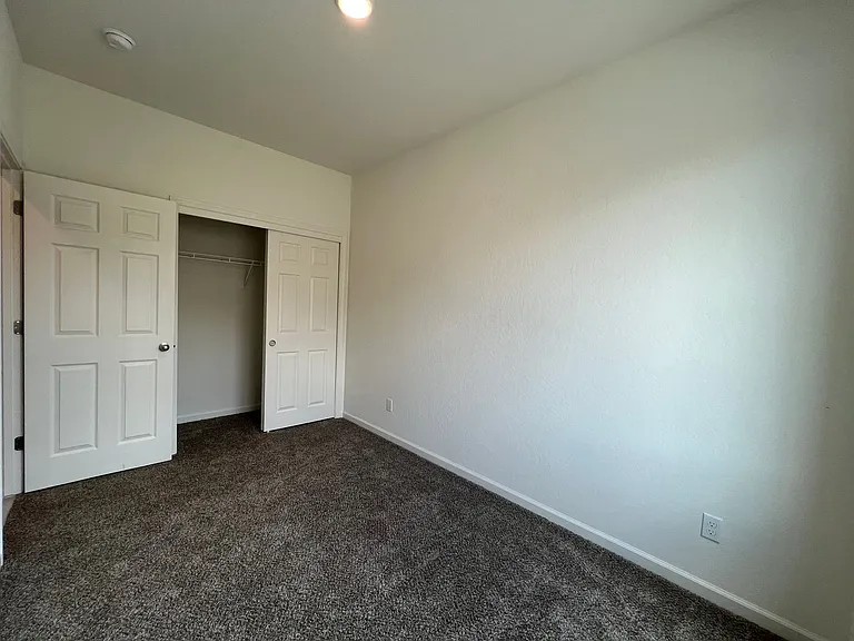 587 Sandtrap Ln — Photo 5