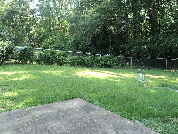 5th image of 343 Bonnie Dr