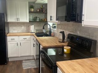 29 Decosta Dr, Tiverton, RI 02878