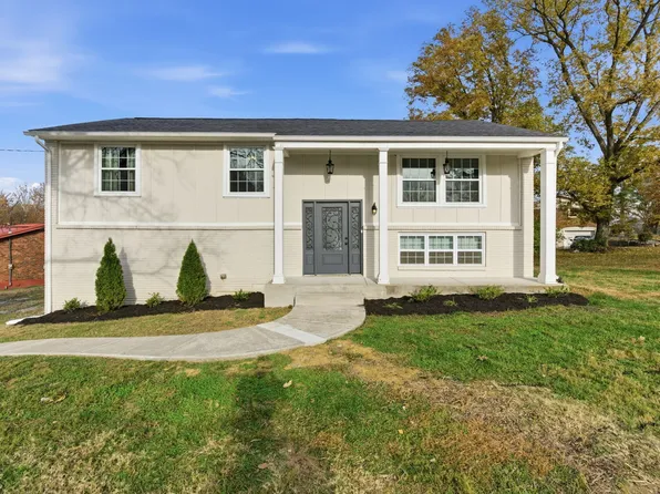 228 Lakeside Park Dr, Hendersonville, TN 37075