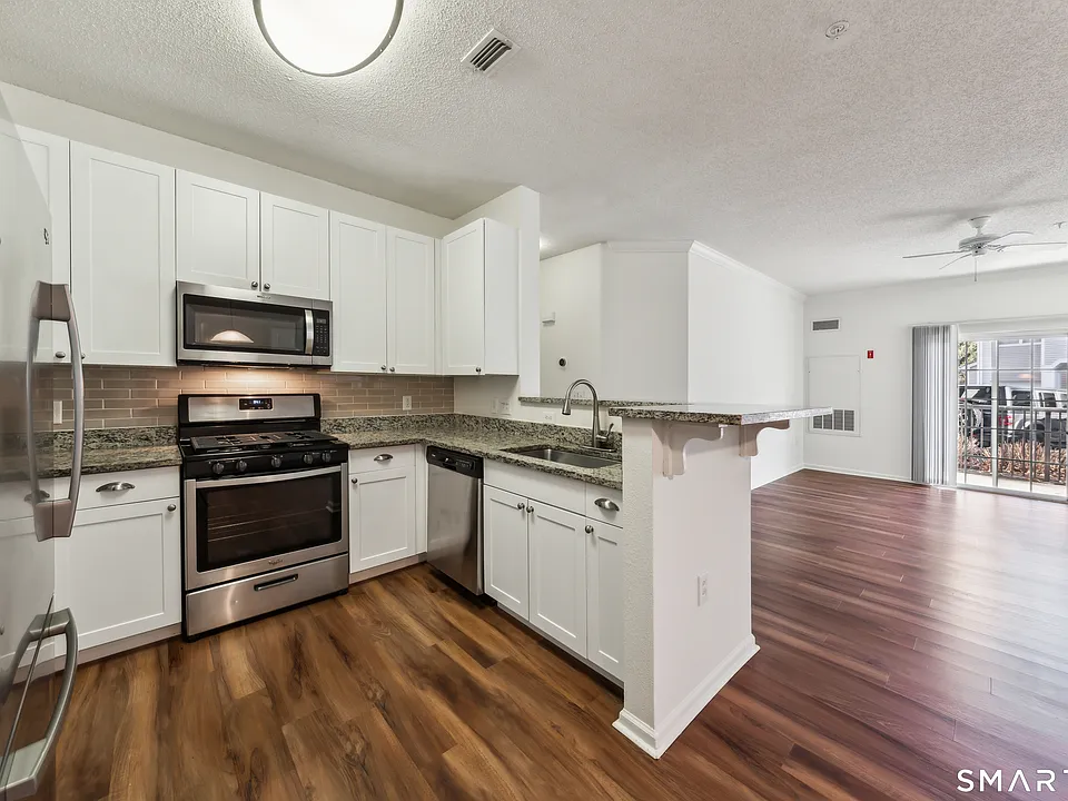 23 River Rd #2102