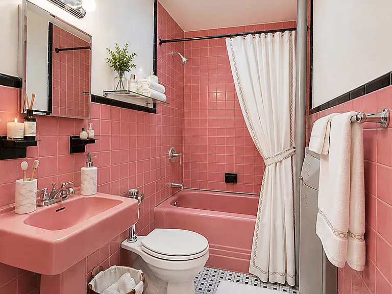457 W 21st St #3E — Photo 4
