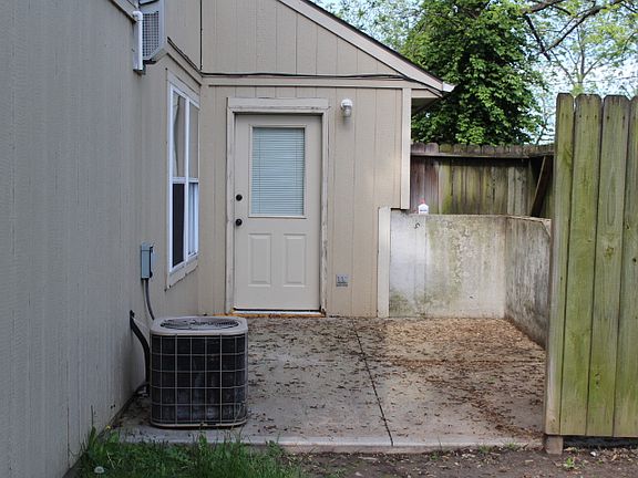 2nd image of 2105 S 5th St #5