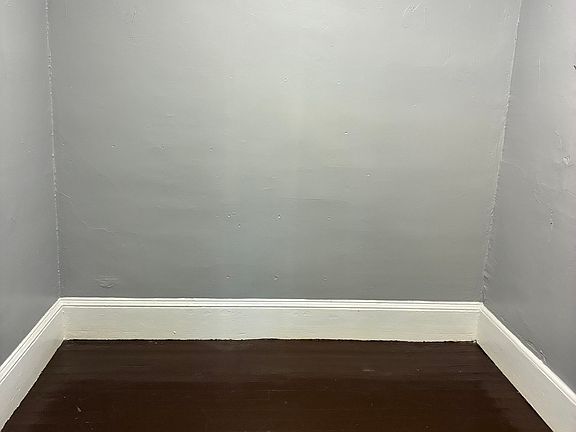 3rd image of 1441 W 57th St APT 3