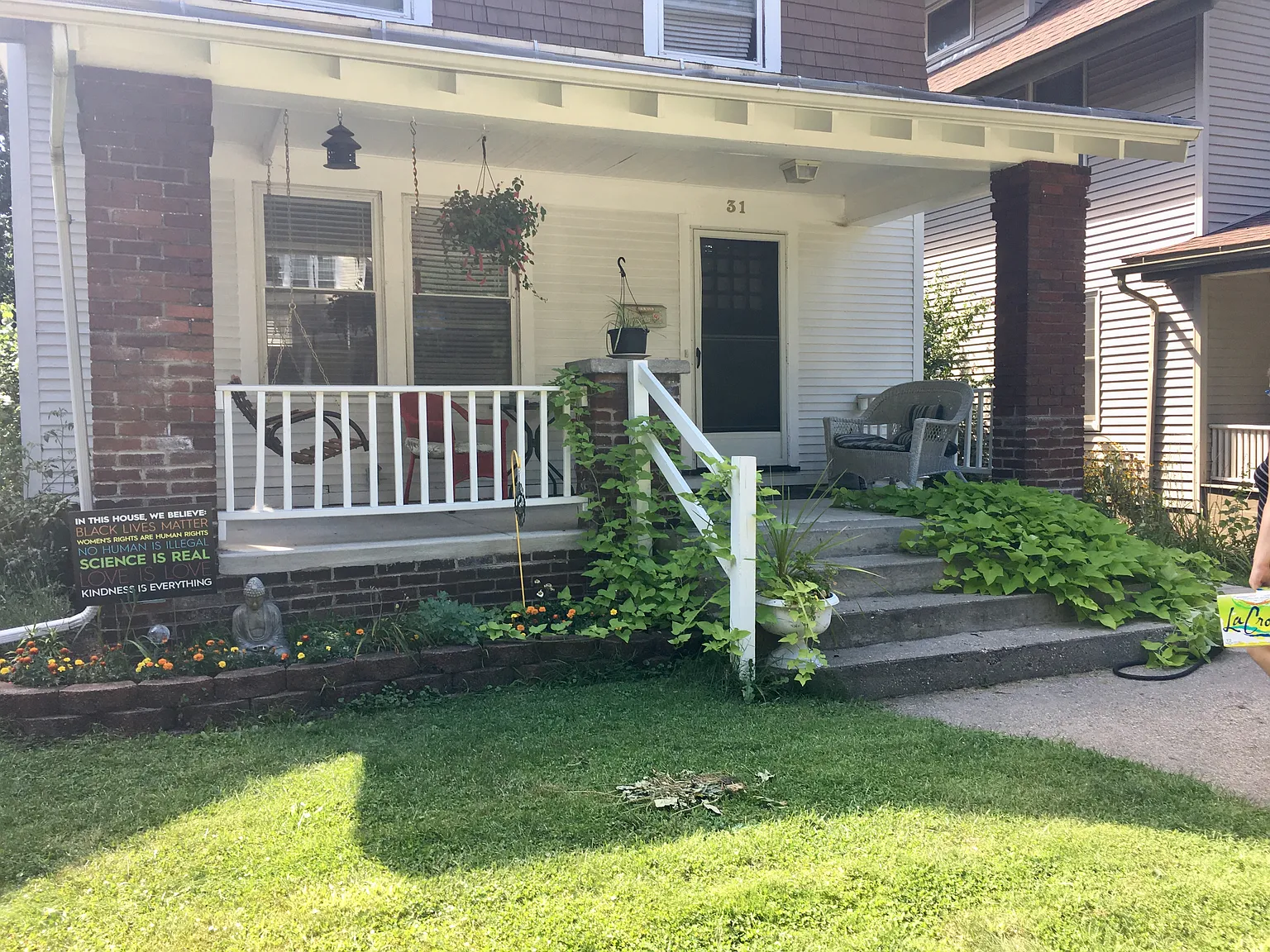 4 bed, 1303 sqft, $2,650 — Photo 2
