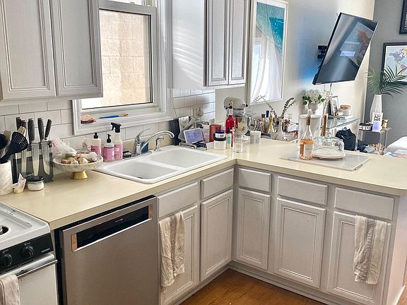 5th image of 1526 N Bosworth Ave APT 2