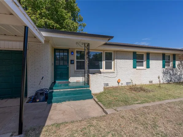 519 SW 3rd St, Moore, OK 73160