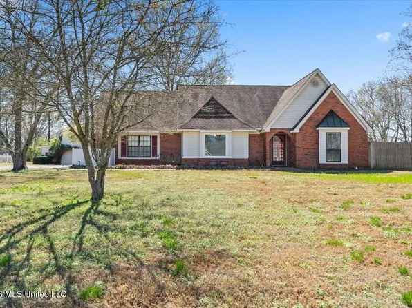 8937 Robertson Ln S, Olive Branch, MS 38654