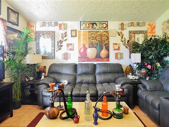 4th image of 126 Richards St #B