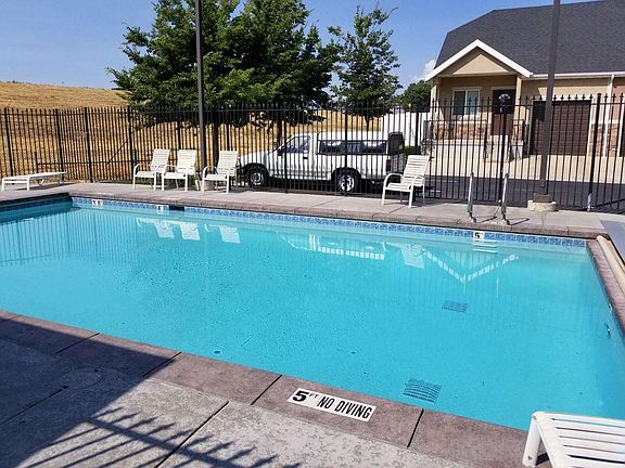 3rd image of 13528 S Venicia Way Unit 8