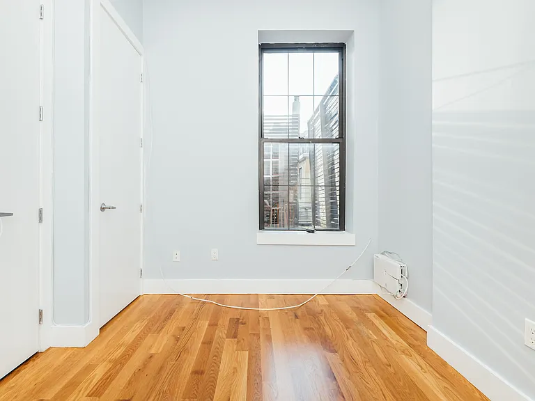 312 Bedford Ave #2 — Photo 11