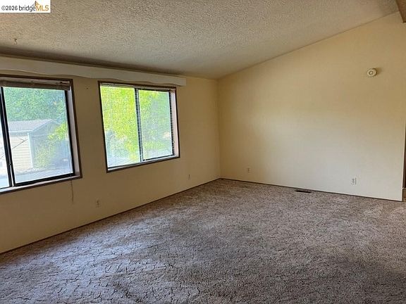 5th image of 22630 Prospect Hts