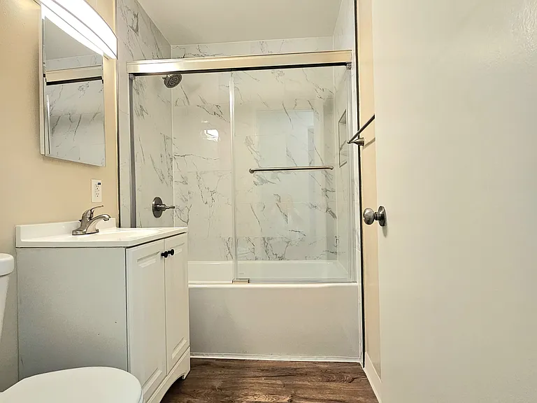 527 Walker Dr — Photo 15