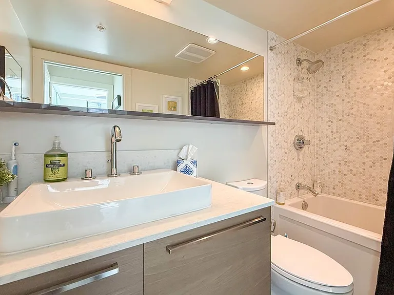 189 Keefer St #505 — Photo 25