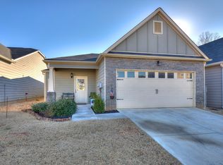 17 Castlemoor Loop, Adairsville, GA 30103