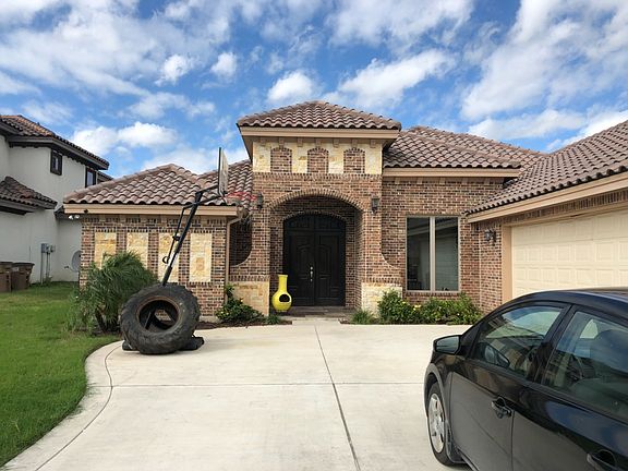 4th image of 1911 Woods Dr W