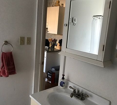 4th image of 567 Lafayette Ave Side 3