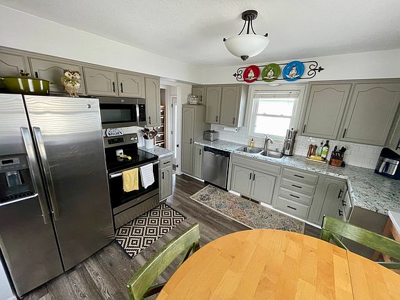 4th image of 411 7th St NE