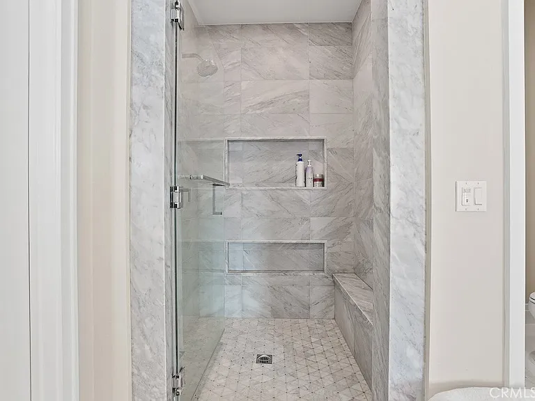 149 Roscomare — Photo 36