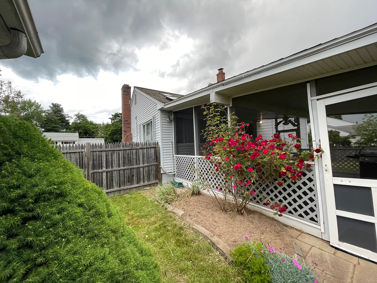 3 bed, 1400 sqft, $3,200 — Photo 3