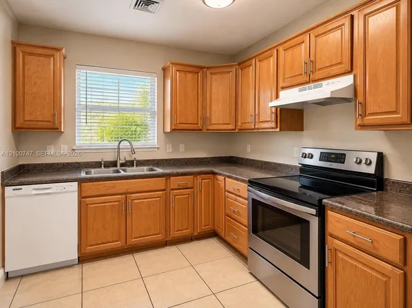 2832 Fillmore St APT 21, Hollywood, FL 33020
