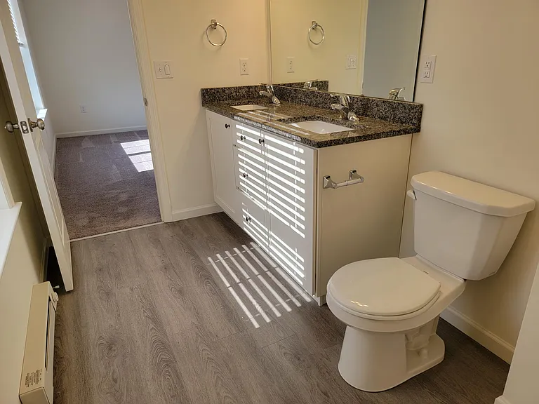 4620 Commerce St — Photo 16