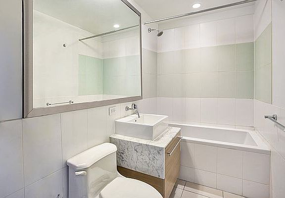 5th image of 100 W 39th St APT 37F