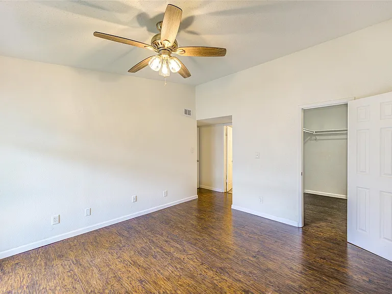2120 Wilcrest Dr #226 — Photo 13