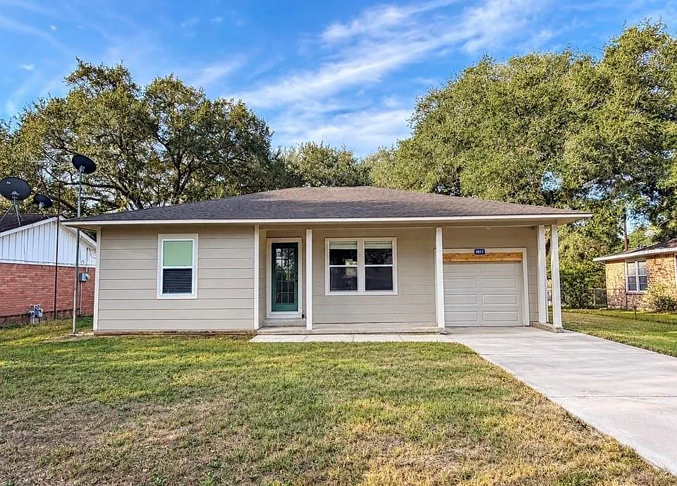 2 bed, 1.0 bath, 808 sqft, $1,450 — Photo 1