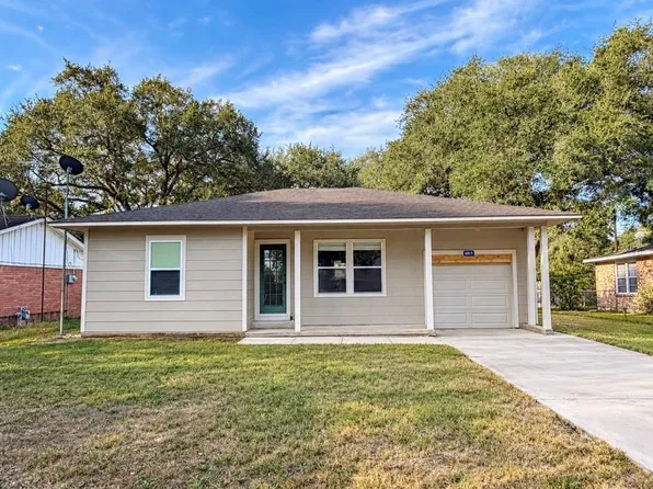 6011 Dubose St, Wallis, TX 77485