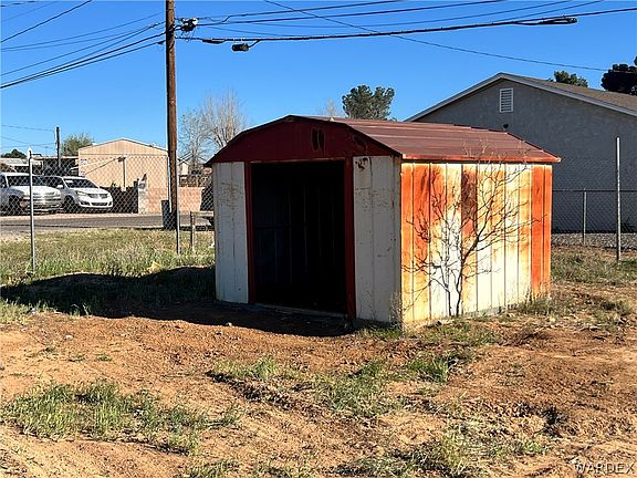5th image of 3870 E Thompson Avenue