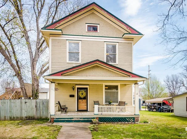 410 Poplar St, Wamego, KS 66547
