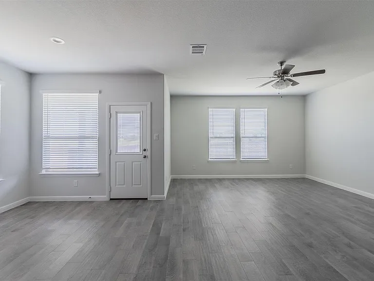 1343 Fox Hollow Rd — Photo 14