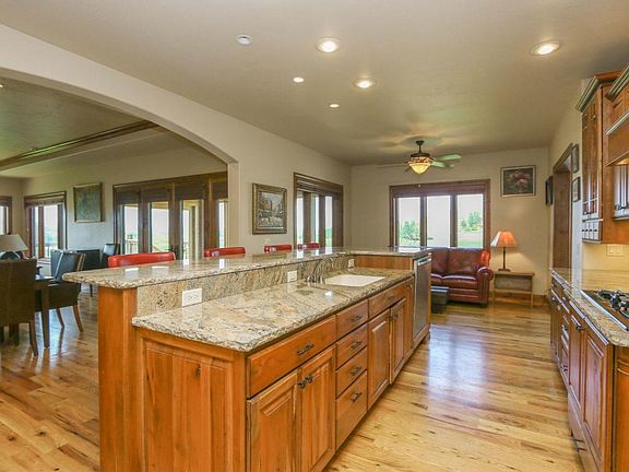 4th image of 69 Turnberry Dr