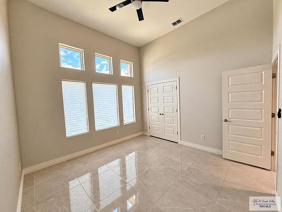 5th image of 158 Canteros Dr