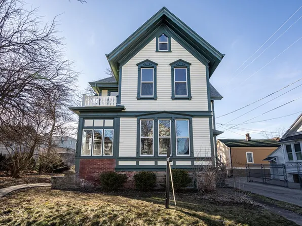 421 East Lloyd STREET, Milwaukee, WI 53212