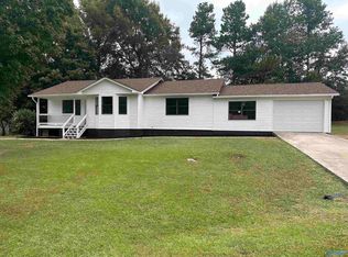 215 Justin Ln, Union Grove, AL 35175