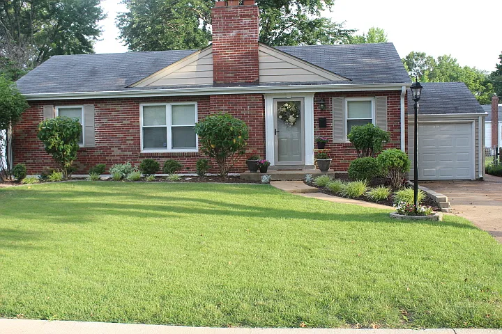 46 W Rose Ave photo 1