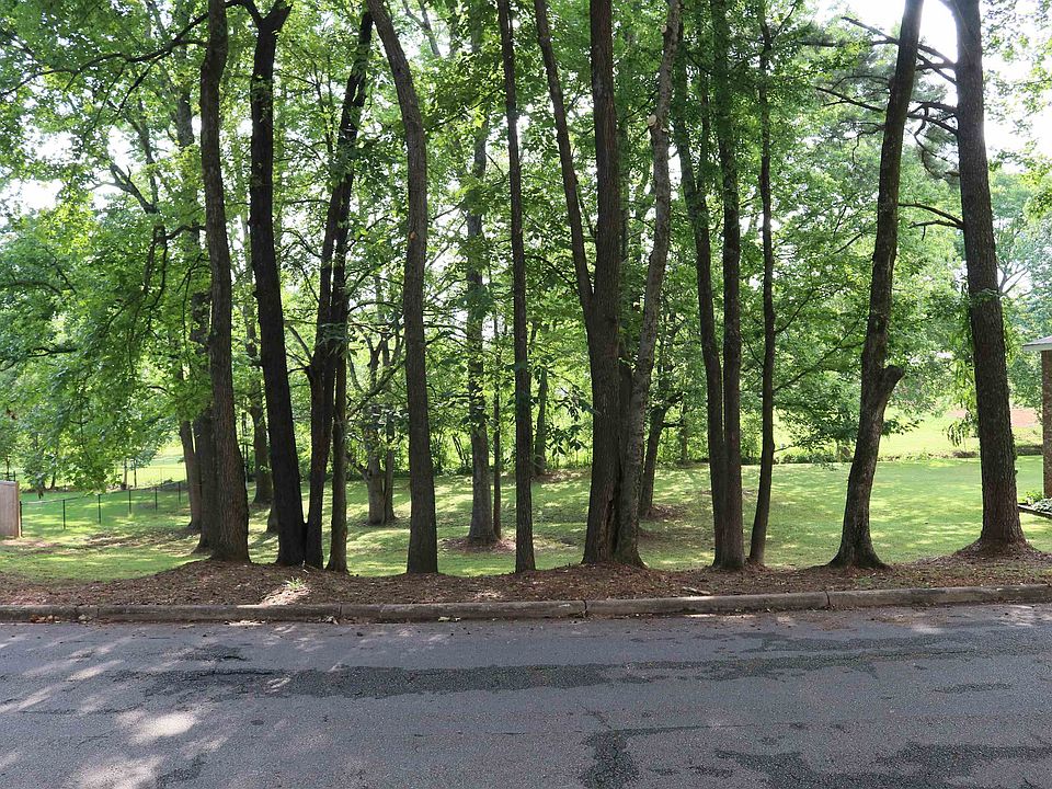 2nd image of 205 Benita Dr