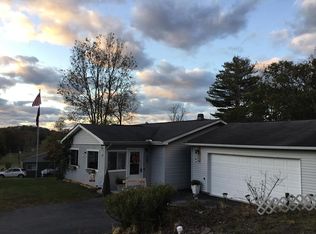 579 Tank Branch Rd, Beaver, WV 25813