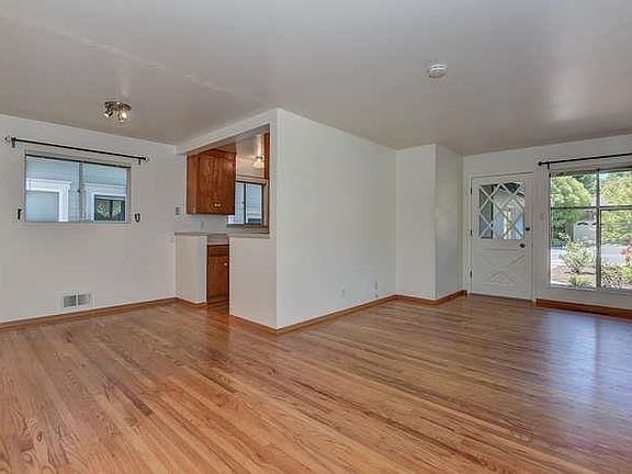 3rd image of 339 Beresford Ave