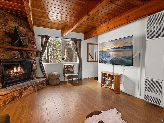 Living Room - facing east